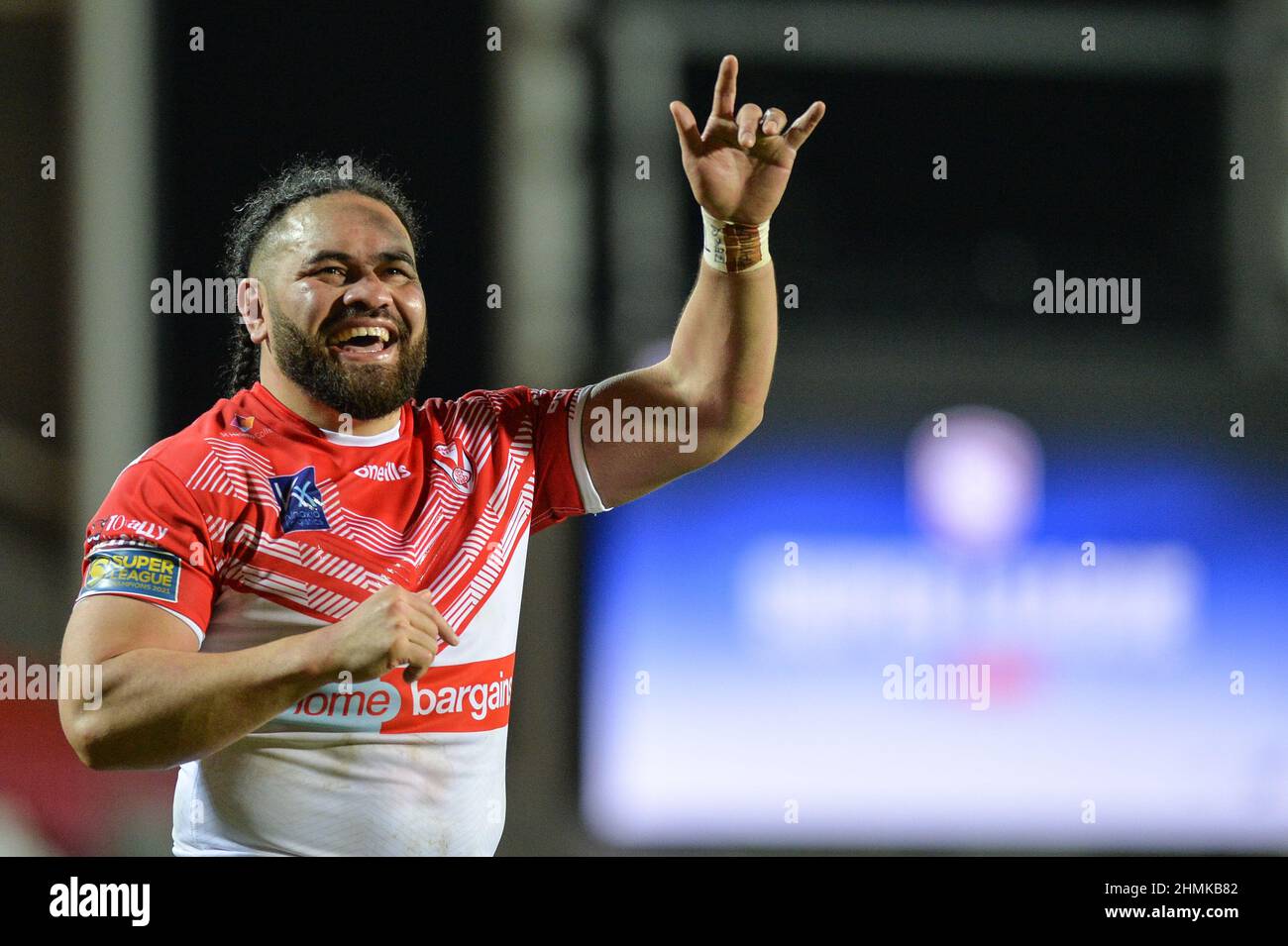 St. Helens, England - 10. Februar 2022 - Konrad Hurrell von St. Helens feiert während der Rugby League Betfred Super League Runde 1 St. Helens gegen katalanische Drachen im Totally Wicked Stadium, St. Helens, UK Dean Williams Stockfoto