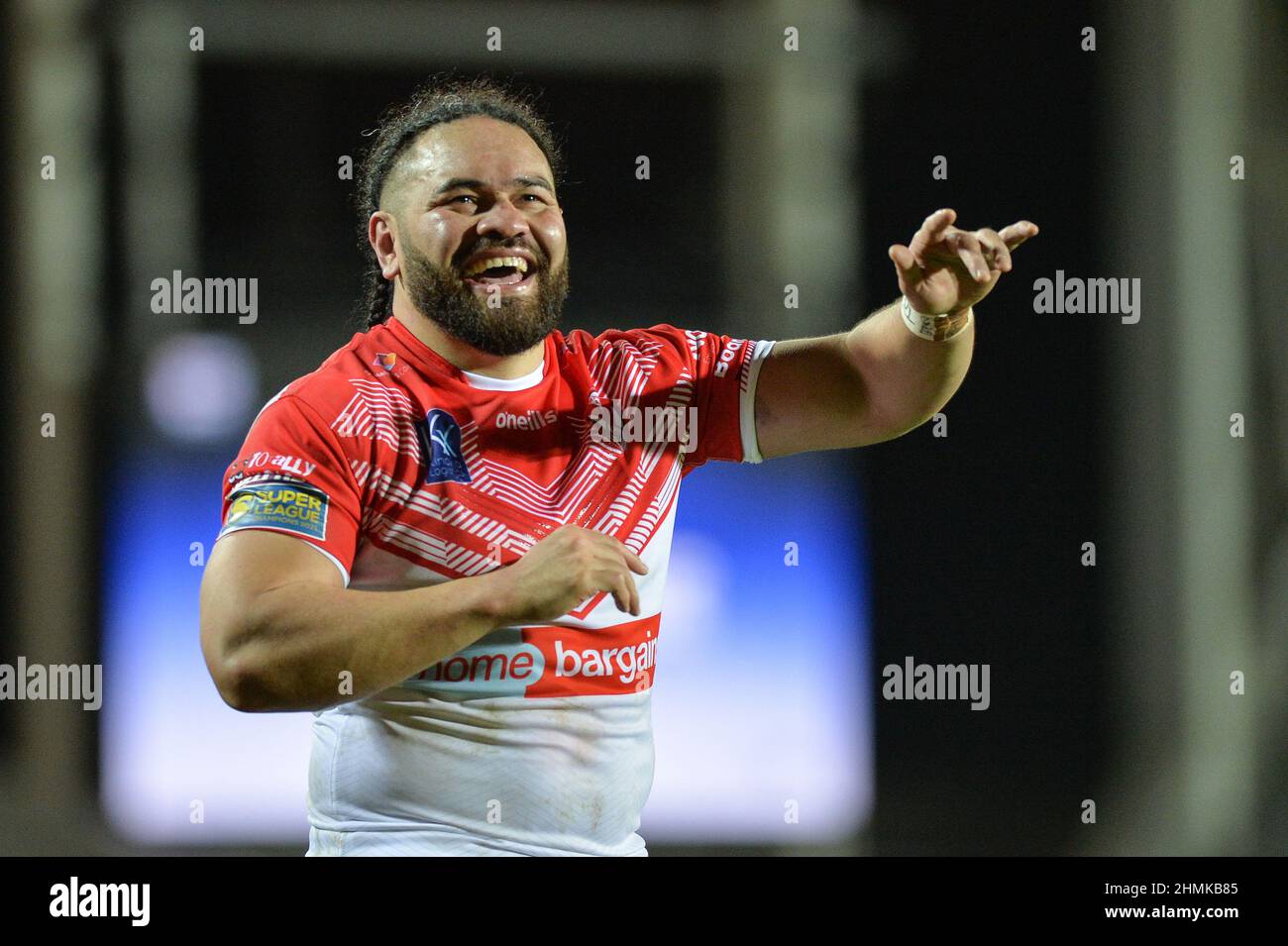 St. Helens, England - 10. Februar 2022 - Konrad Hurrell von St. Helens feiert während der Rugby League Betfred Super League Runde 1 St. Helens gegen katalanische Drachen im Totally Wicked Stadium, St. Helens, UK Dean Williams Stockfoto