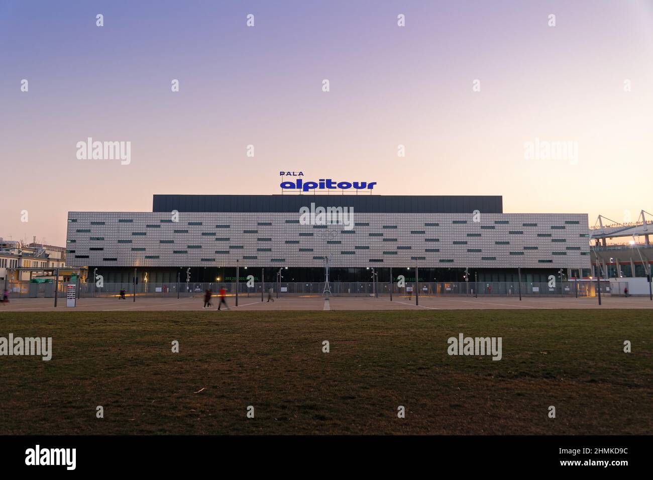 Der Olympische Palasport, gelegentlich Palaisozaki genannt, ist die größte Hallensportarena Italiens und wird Gastgeber des Eurovision Song Contest 2022 sein. Stockfoto