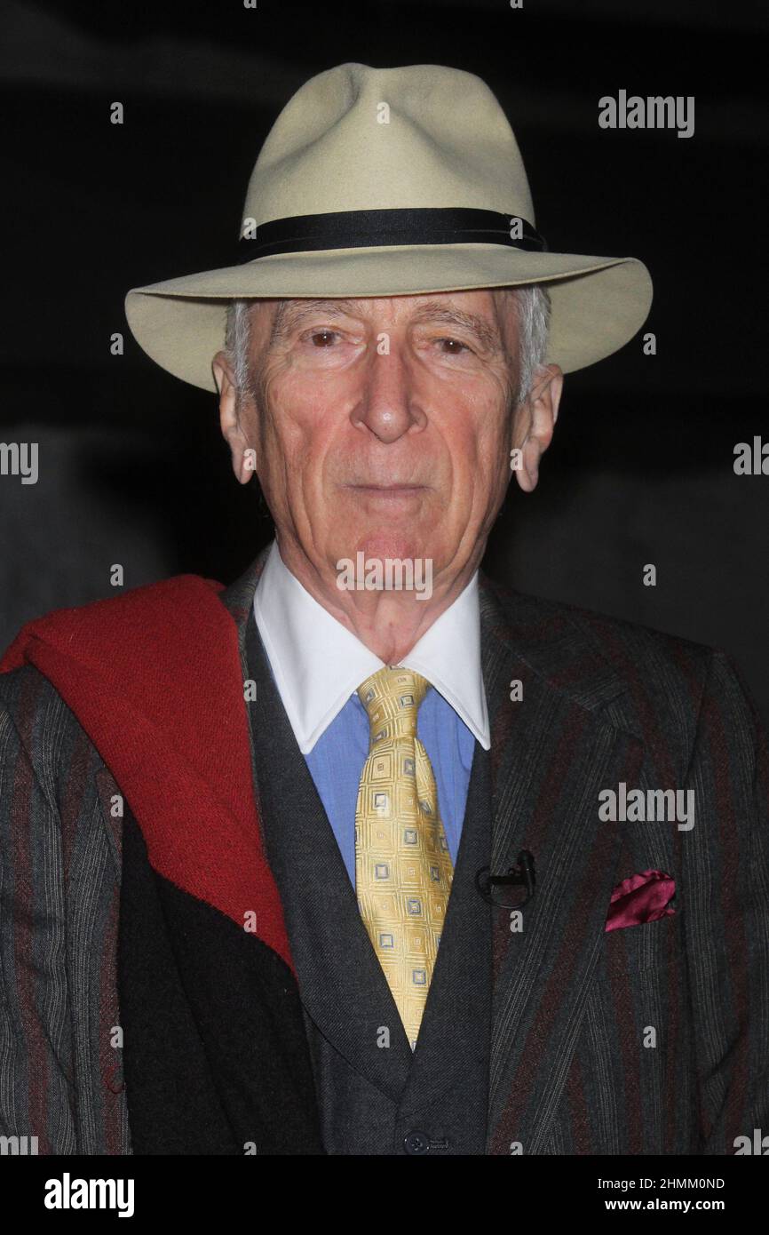 Gay Talese nimmt am 16. April 2013 an der Vanity Fair Teil, um das Tribeca Film Festival im State Supreme Courthouse in New York City zu feiern. Foto: Henry McGee/MediaPunch Stockfoto