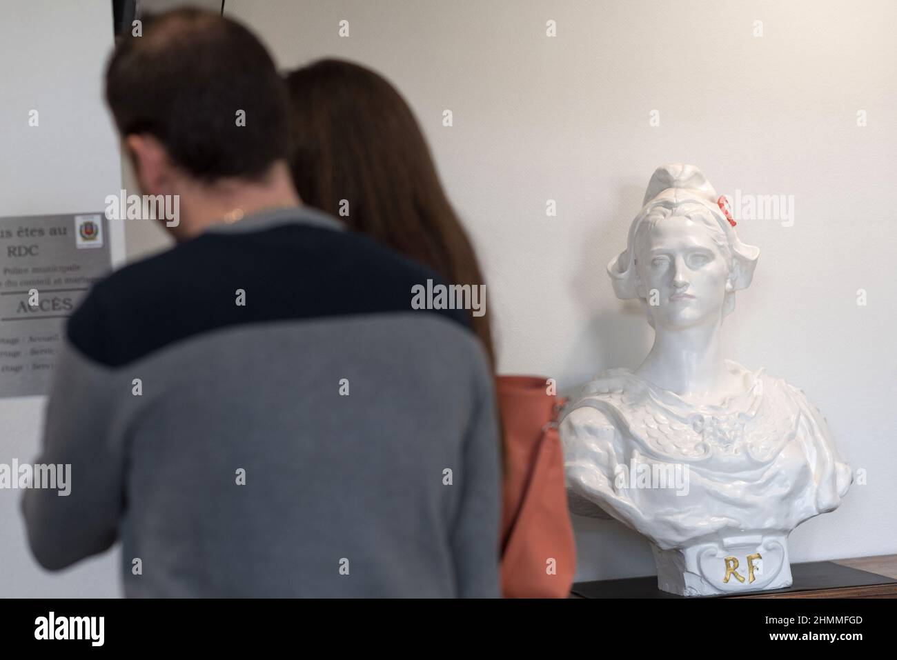 Büste von Marianne in einem Rathaus Stockfoto