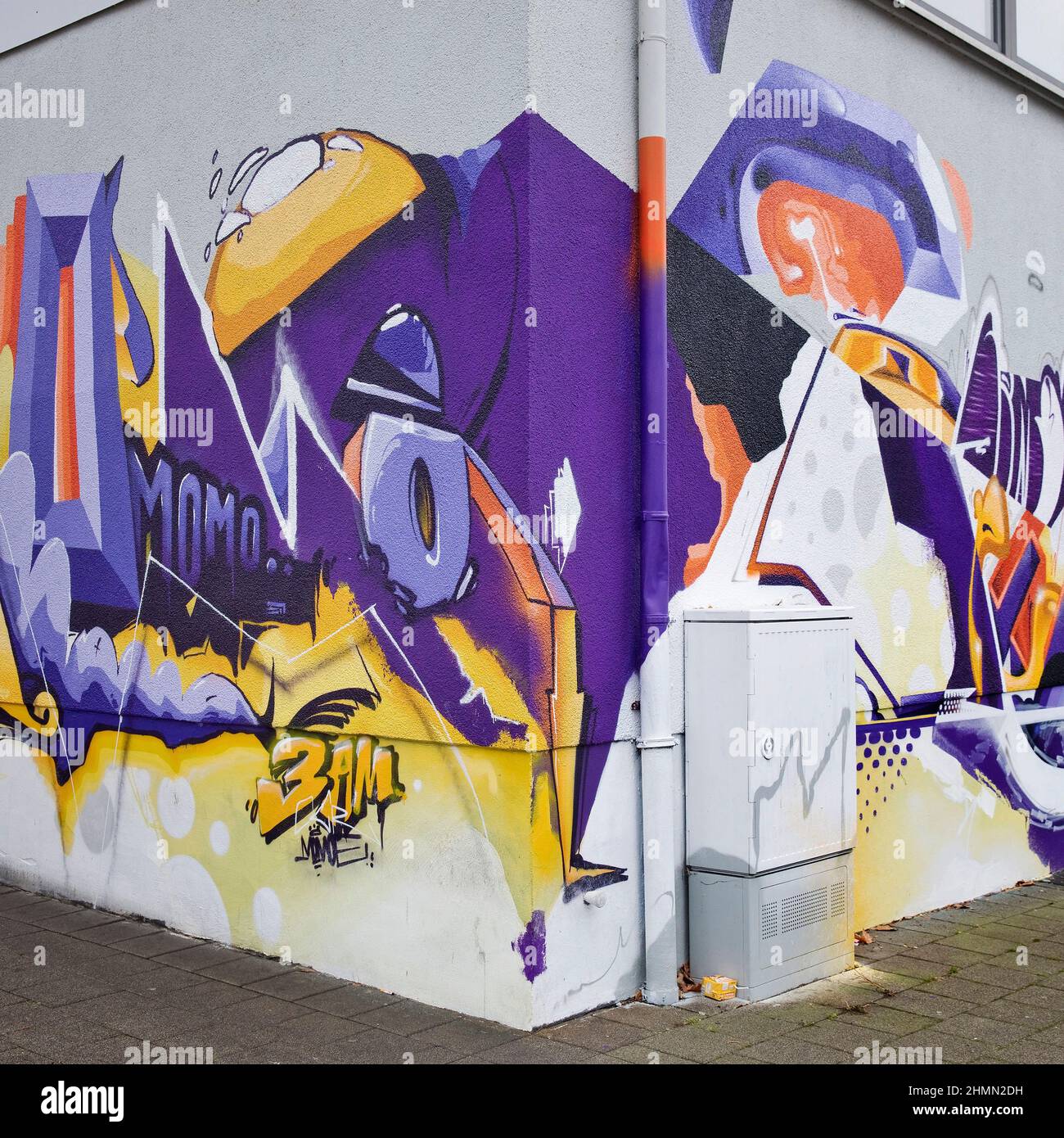 Street Art, Graffiti an der Ecke eines Hauses, Deutschland, Hessen, Kassel Stockfoto