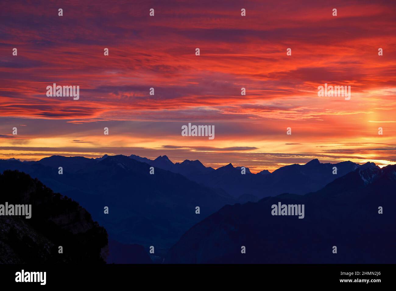 Sonnenuntergang über dem Stockhorn, Blick vom Niederhorn, Schweiz, Berner Oberland Stockfoto