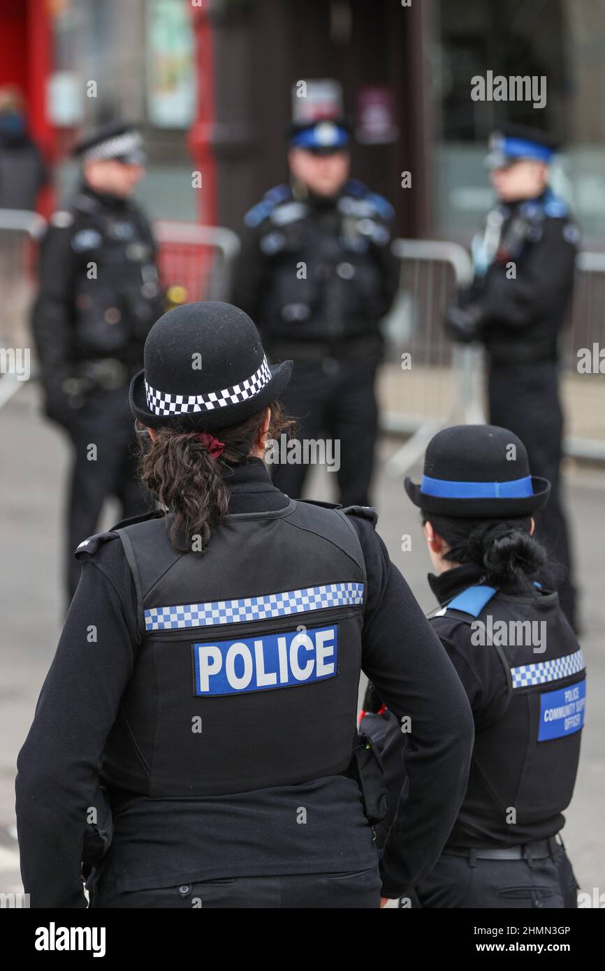 Polizeibeamte im Dienst in Winchester, Hampshire, Großbritannien Stockfoto