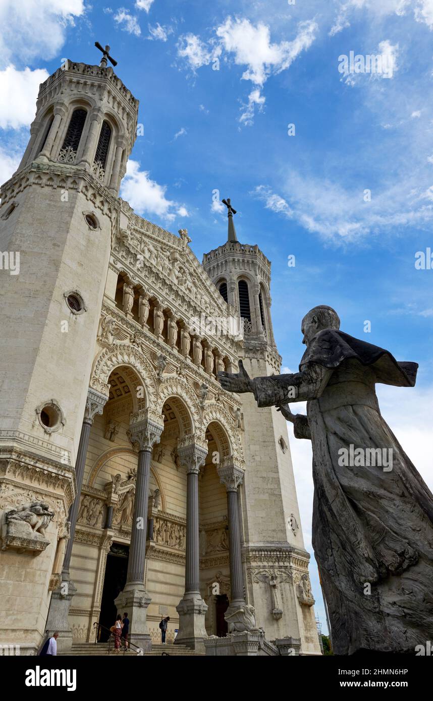Besuch der Basilika Notre-Dame de Fourvière, Lyon, Frankreich Stockfoto