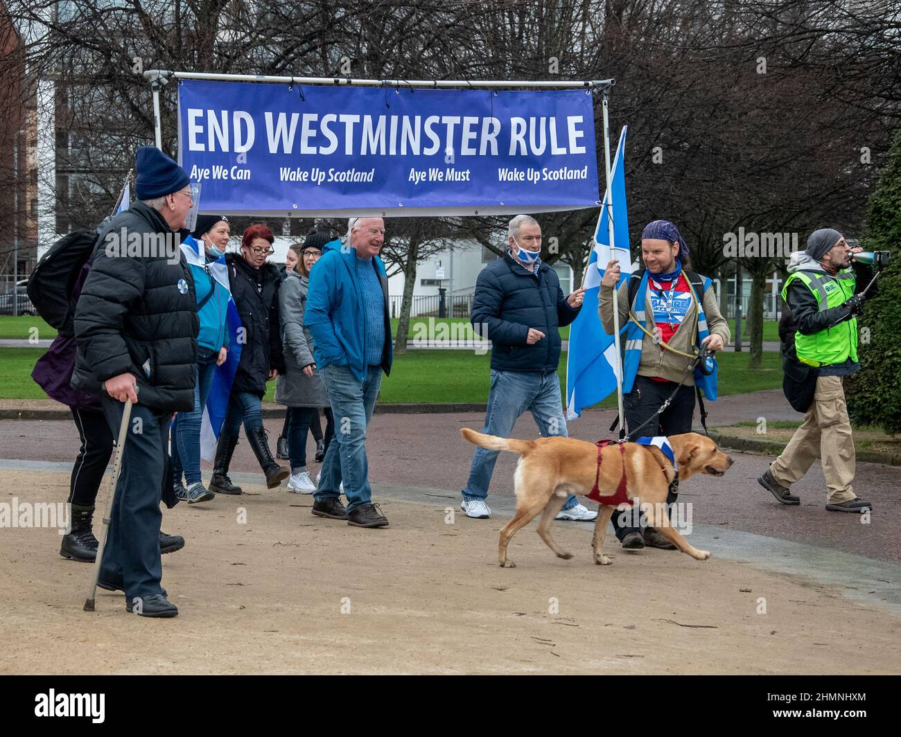 Glasgow, Schottland. VEREINIGTES KÖNIGREICH. 22nd. Januar 2022: Demonstranten bei einer schottischen Unabhängigkeitskundgebung in Glasgow Green. Stockfoto