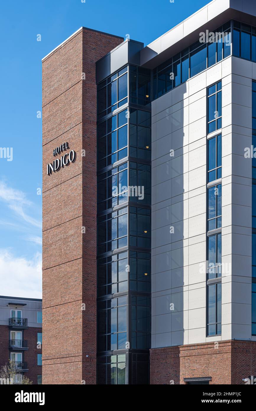 Hotel Indigo Columbus am Riverfront Place am Chattahoochee River in Uptown Columbus, Georgia. (USA) Stockfoto