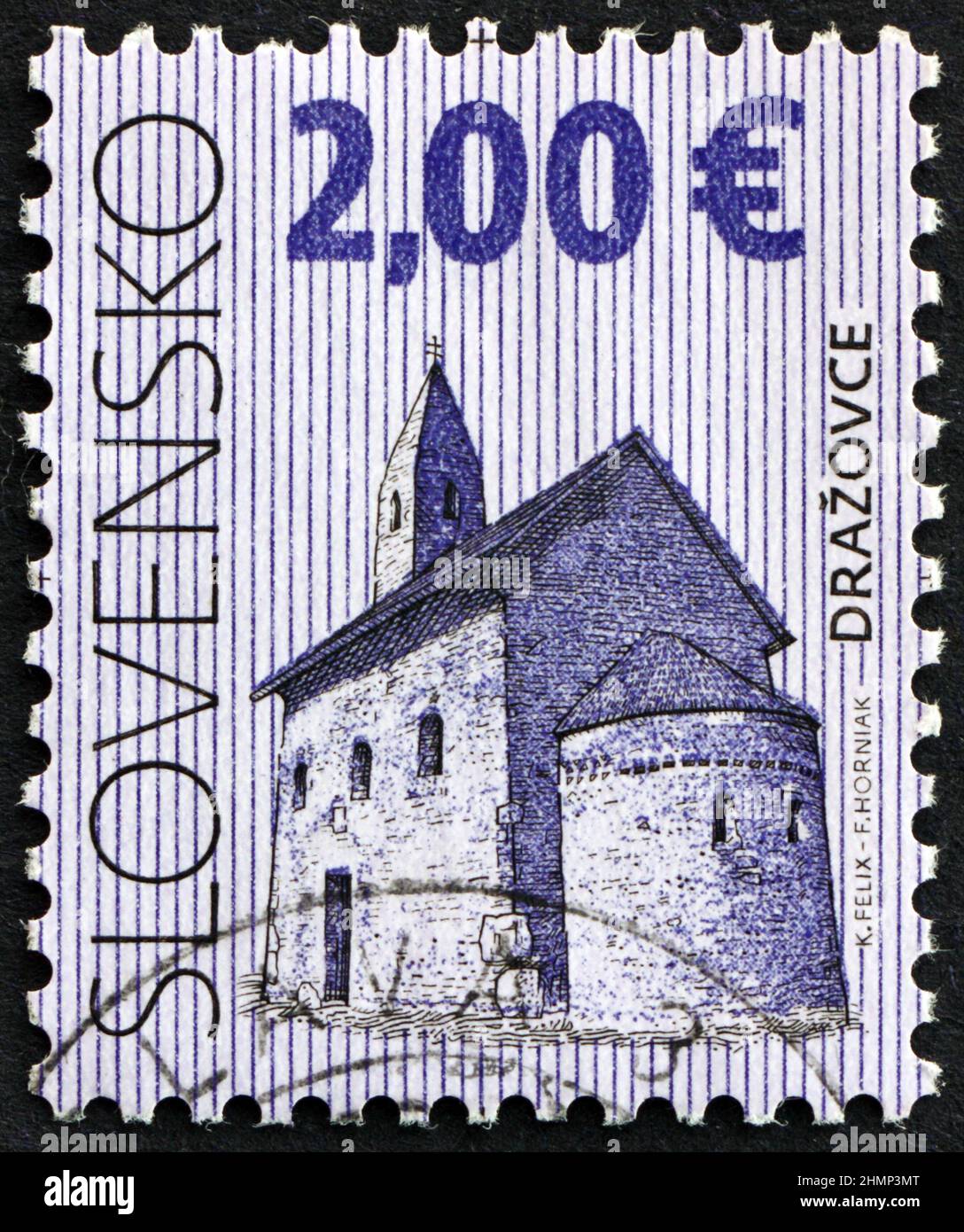 SLOWAKEI - UM 2009: Eine in der Slowakei gedruckte Briefmarke zeigt die Kirche des heiligen Erzengels Michael in Drazovce, Slowakei, um 2009 Stockfoto