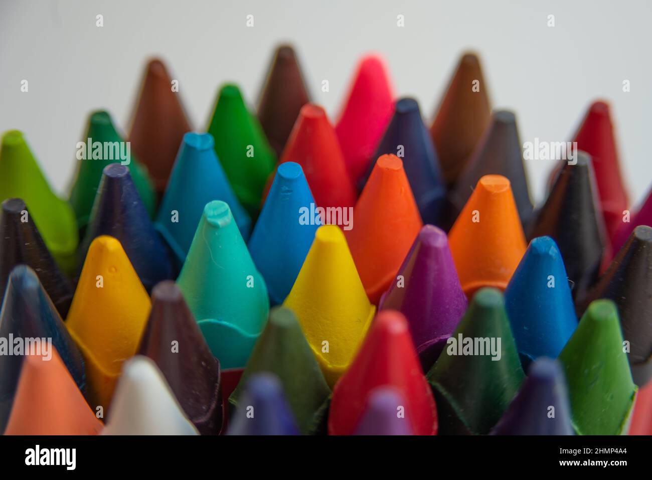 Bunte Wachsstifte für Kunst und Handwerk Stockfoto