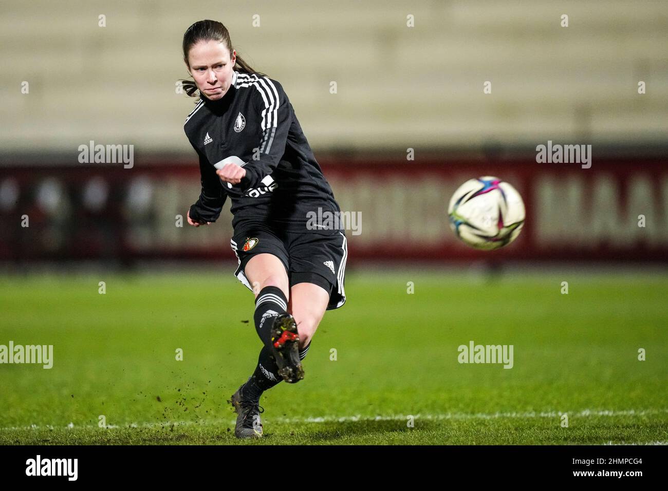 Rotterdam, Niederlande. 11th. Februar 2022. Rotterdam - Juli Schneijderberg von Feyenoord V1 während des Spiels zwischen Feyenoord V1 gegen Excelsior V1 in Nieuw Varkenoord am 11. Februar 2022 in Rotterdam, Niederlande. (Box to Box Pictures/Yannick Verhoeven) Credit: Box to Box pictures/Alamy Live News Stockfoto
