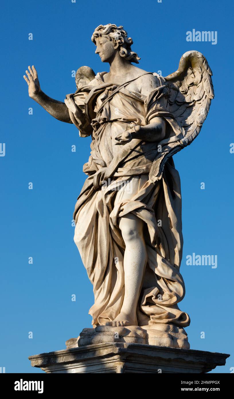 ROM, ITALIEN - 1. SEPTEMBER 2021: Engel mit dem Nagel von der Engelsbrücke - Ponte sant' angelo von Girolamo Lucenti (1627 - 1692). Stockfoto
