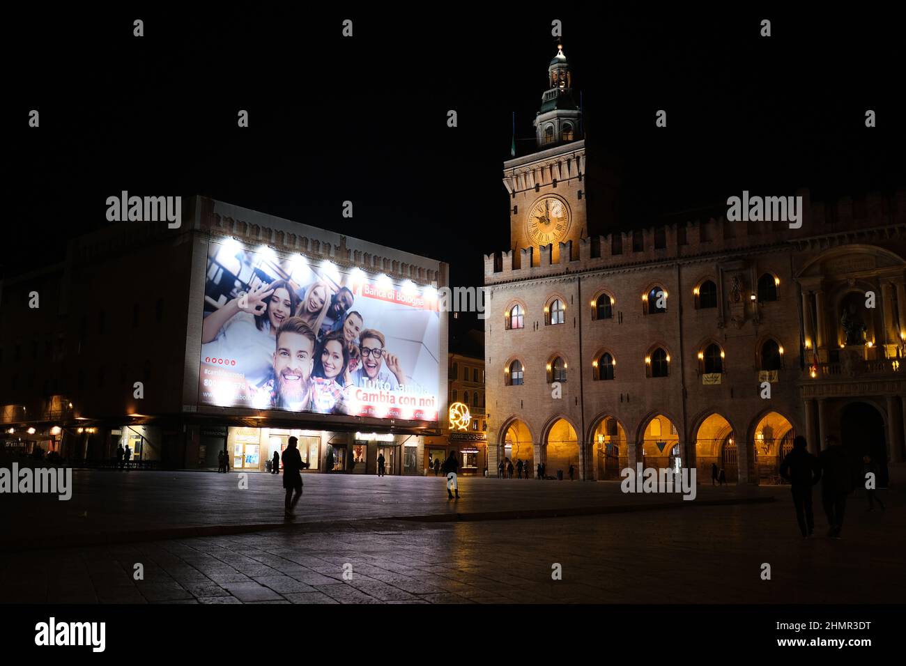 Prospettiva di Piazza Maggiore di notte, Bologna Centro, Emilia-Romagna, Italia Stockfoto