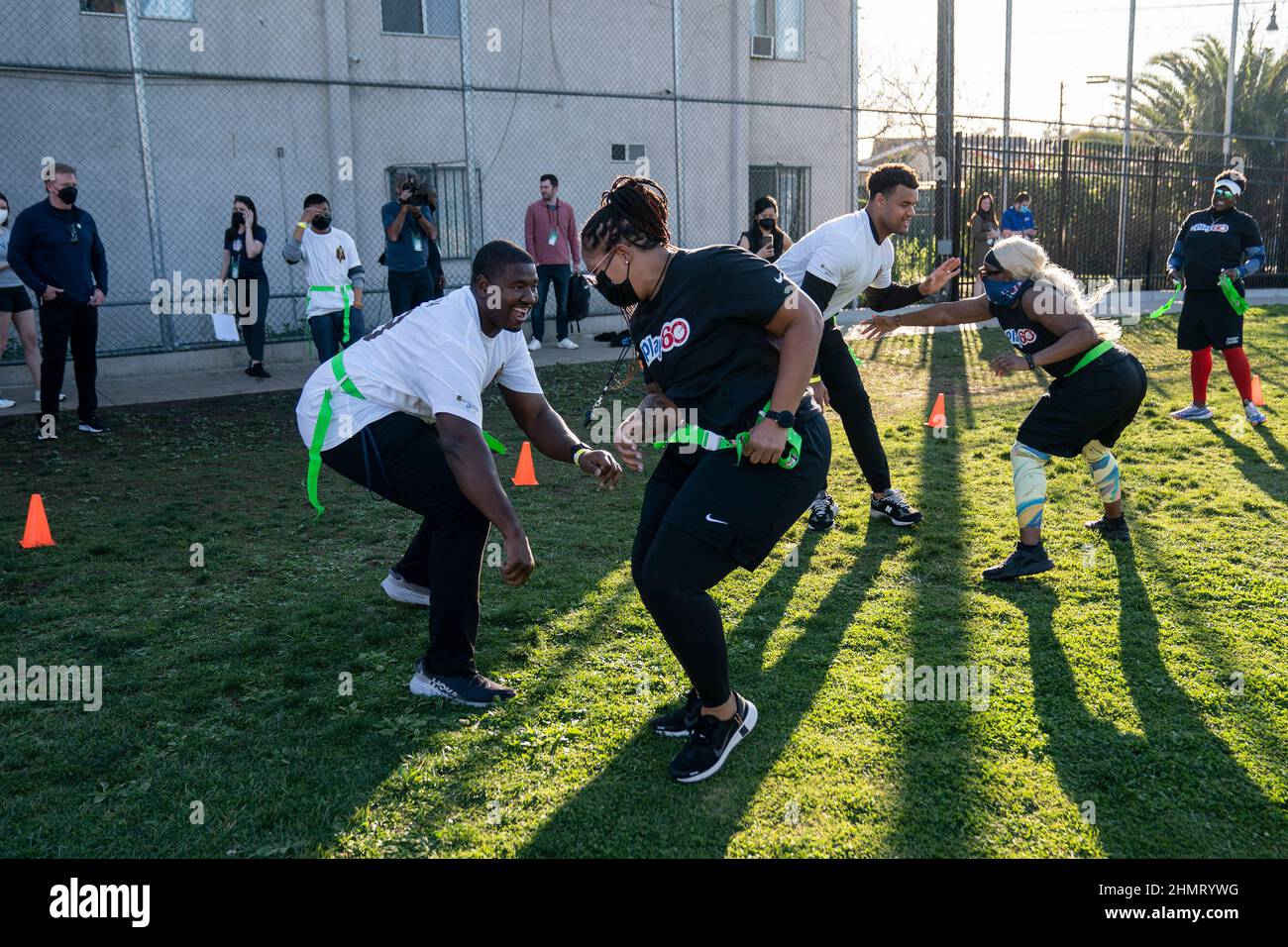 Kelvin Beachum der Arizona Cardinals (links) während der Walter Payton NFL man of the Year Veranstaltung, Freitag, 11. Februar 2022, bei den Los Angeles Boys und Stockfoto