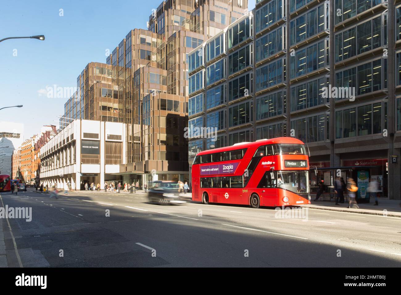 HOUSE OF FRASER Zoopla Metroline Pimlico 24 Santander Smart-Verkäufer verkaufen Smart WIN CLOOD Hybrid |, !!. Stockfoto