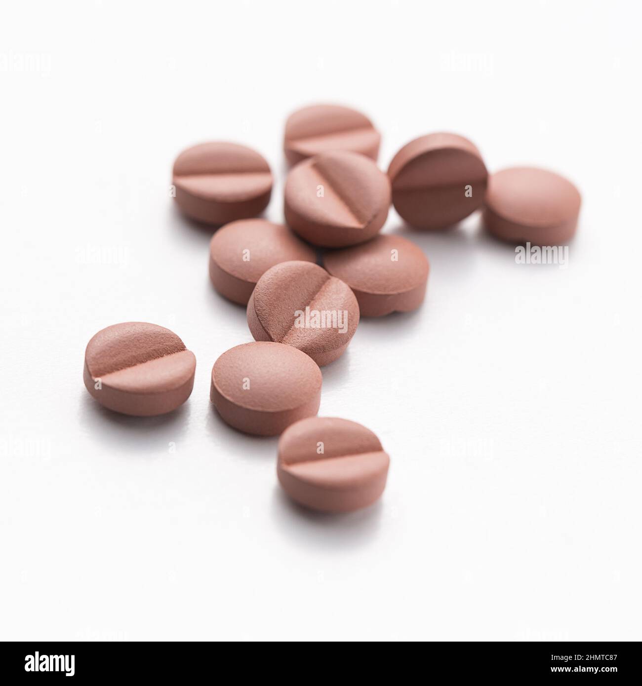 Rote Pillen Tabletten Medikamente Heap Antibiotika Pharmazie Medizin Arzt Stockfoto