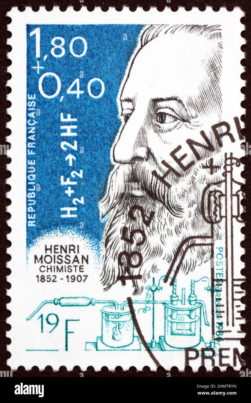 FRANKREICH - UM 1986: Eine in Frankreich gedruckte Briefmarke zeigt Henri Moissan (1852-1907), ein französischer Chemiker und Apotheker, der 1986 den Nobelpreis in der Schweiz gewann Stockfoto