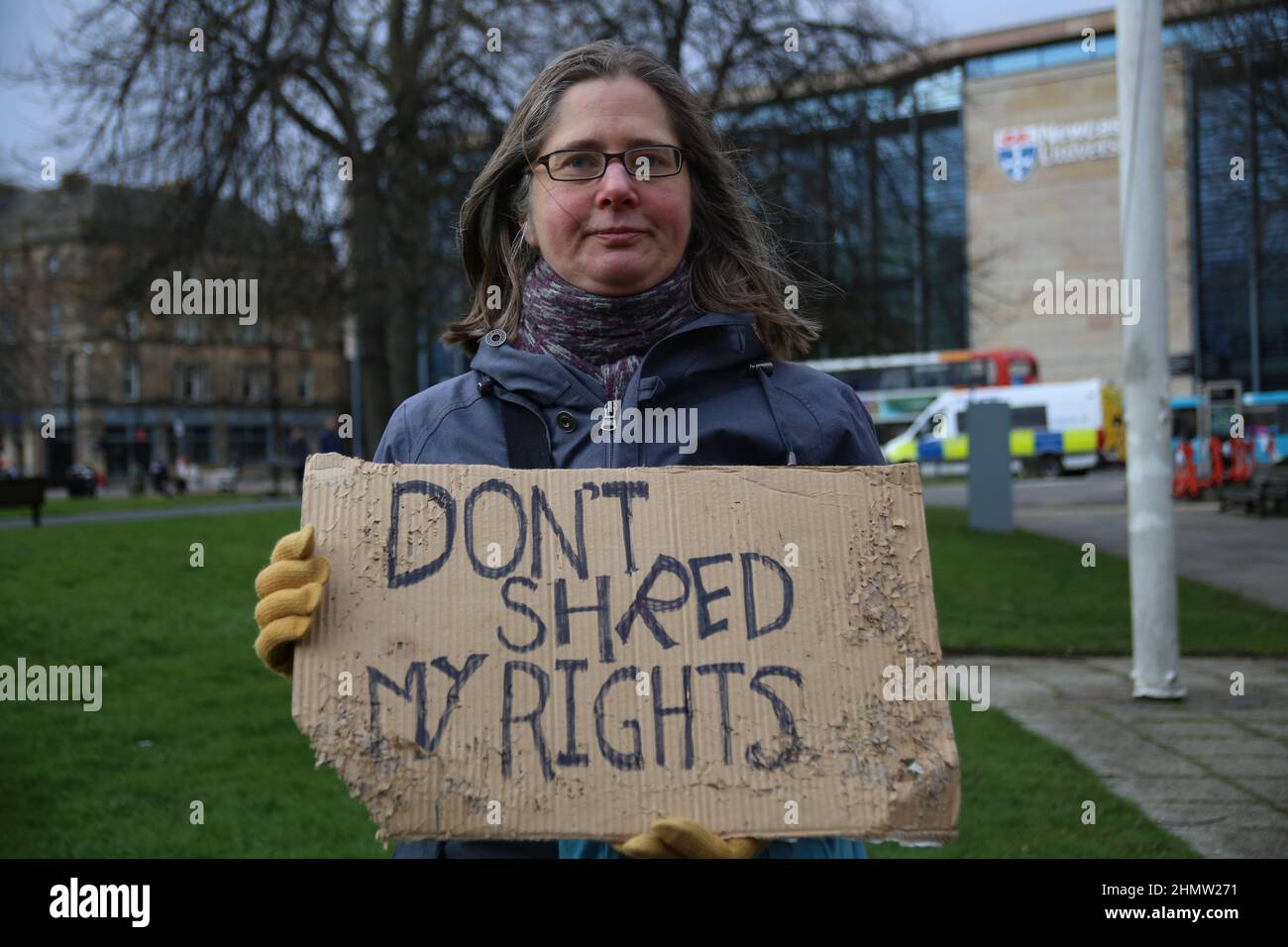 Newcastle, Großbritannien. 12.. Februar 2022. UK Governments Police Bill Demo, Civic Center, Newcastle upon Tyne, Großbritannien, 12.. Februar 2022, Kredit: DEW/Alamy Live Nachrichten Stockfoto