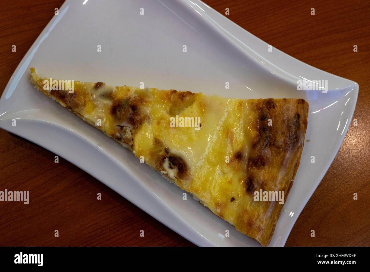 Köstliches traditionelles Dessert aus Prlekija Slowenien namens Prleska gibanica Stockfoto