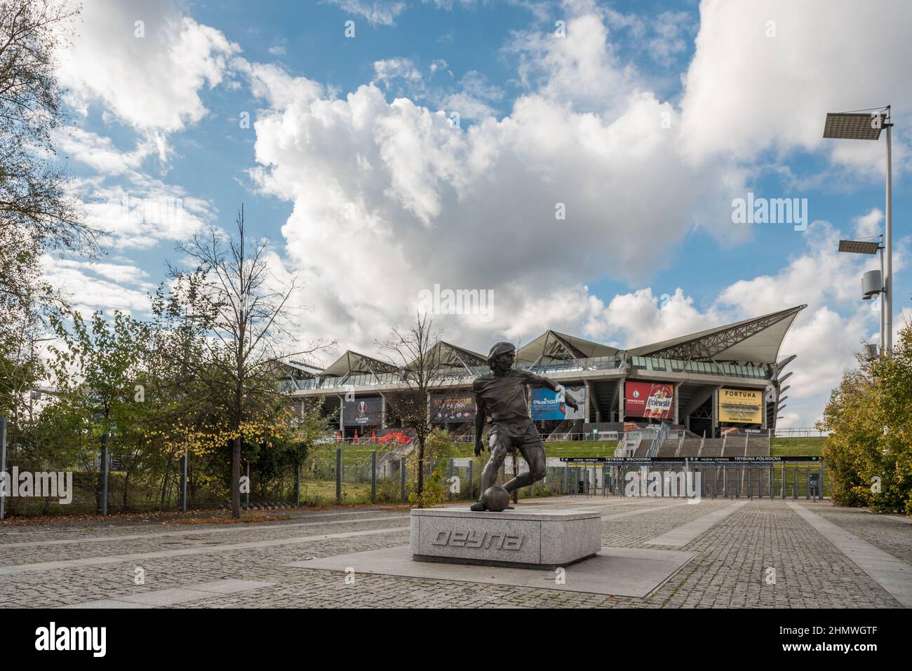 Statue von Kazimierz Deyna vor dem Stadion von Legia Warszawa Stockfoto