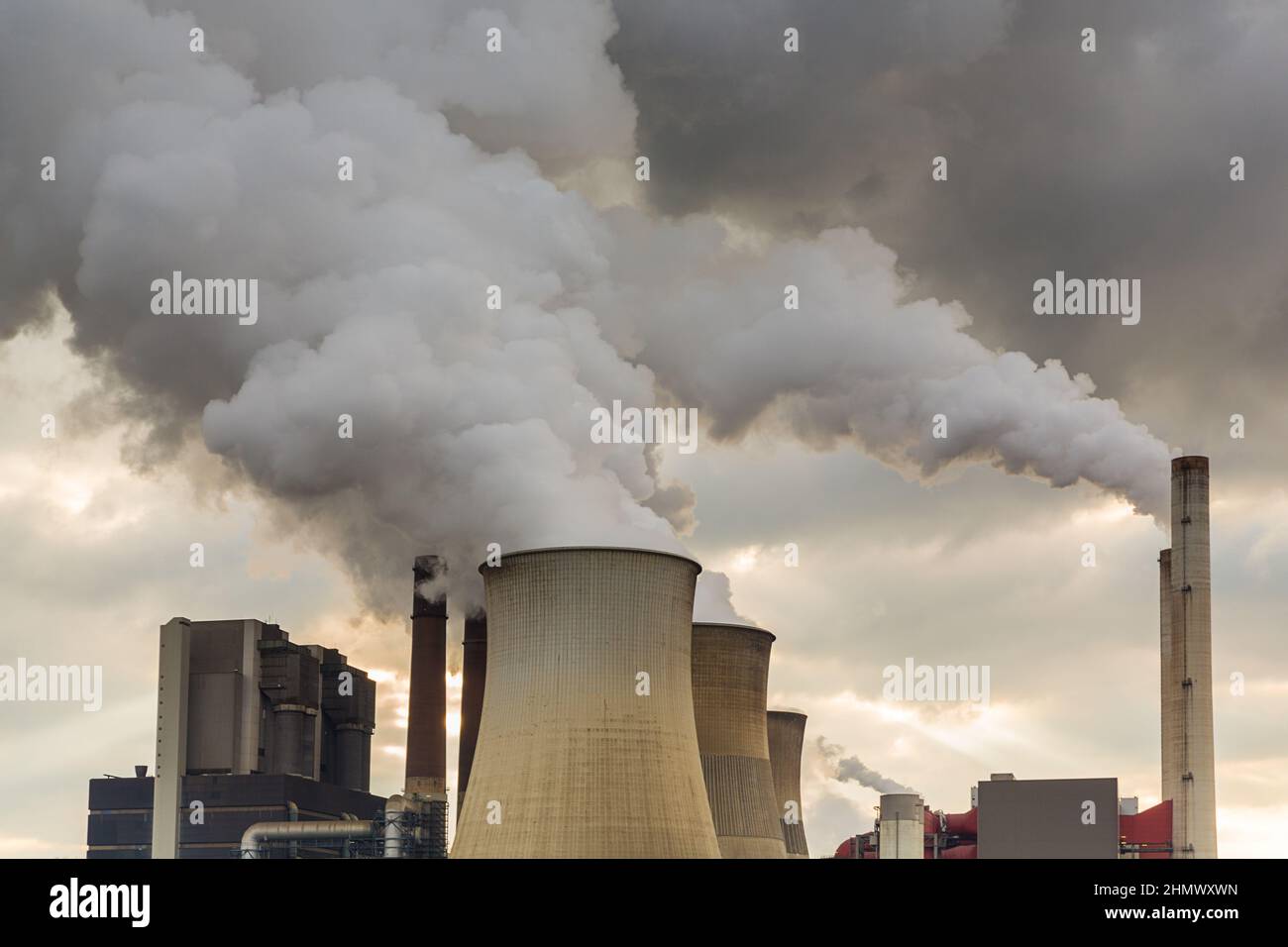 Umweltverschmutzung durch Elektrizitätsfabriken Stockfoto