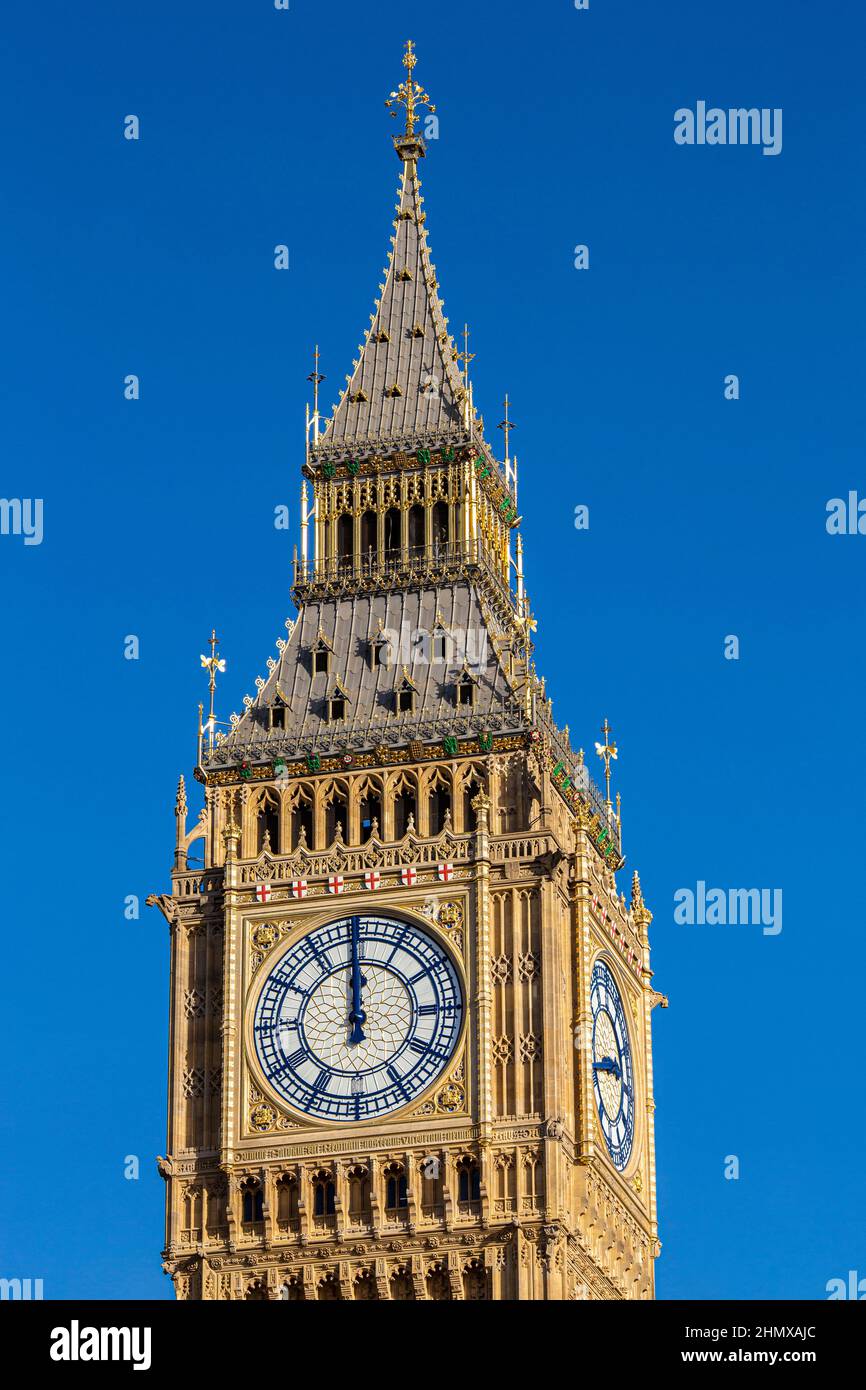 Die Uhr schlägt um 12 Uhr. Big Ben, London, Vereinigtes Königreich.r, Palace of Westminster, London, England. Stockfoto