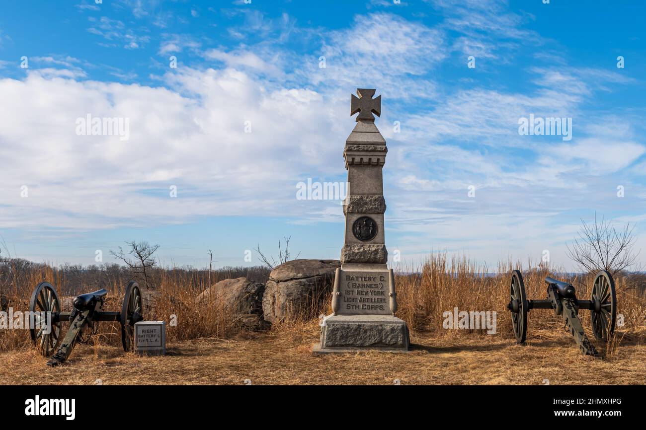 Das Denkmal der Battery C, der New York Light Artillery 1st und zwei Kanonen auf der Sedgwick Avenue im Gettysburg National Military Park Stockfoto