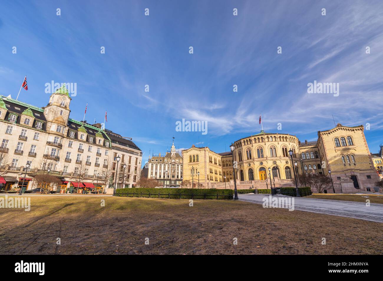 Oslo Norwegen, Skyline der Stadt im Studenterlunden Park und norwegisches Parlament Stockfoto