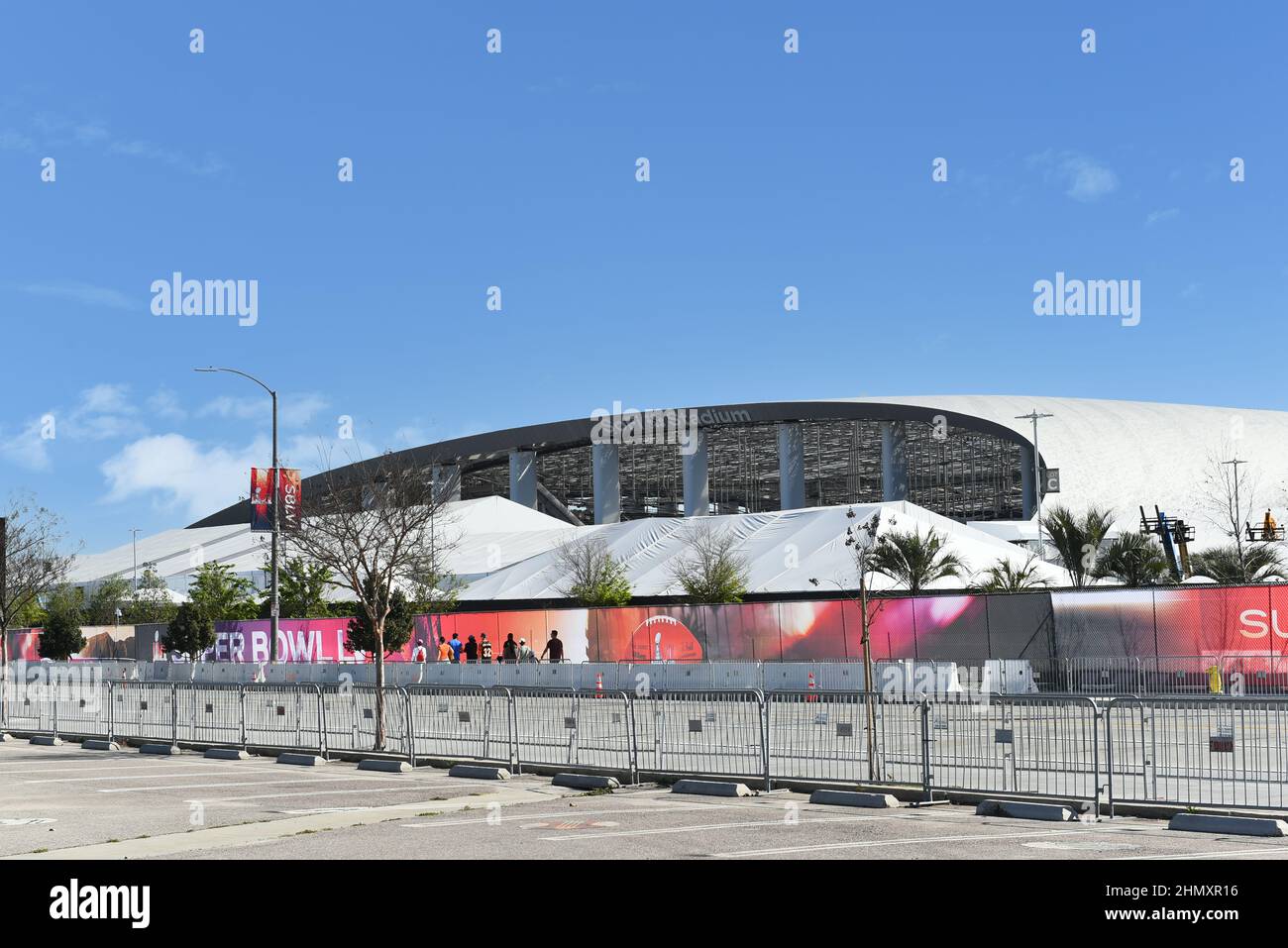 INGLEWOOD, KALIFORNIEN - 12. FEBRUAR 2022: Das Sofi-Stadion wurde für das Super Bowl LVI-Spiel zwischen den Los Angeles Rams und Cincinnati Bengals bestimmt. Stockfoto