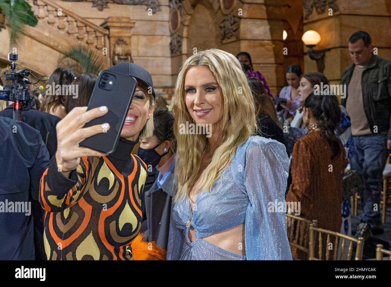 NEW YORK, NEW YORK - 12. FEBRUAR: Nicky Hilton nimmt an der PatBo-Show im Surrogate's Court während der New York Fashion Week: The Shows am 12. Februar 2022 in New York City Teil. Kredit: Ron Adar/Alamy Live Nachrichten Stockfoto