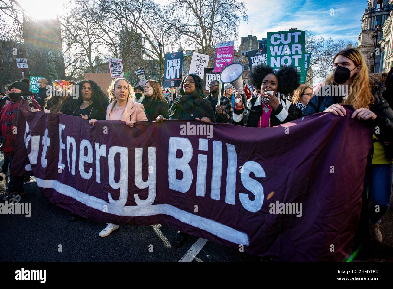 London, Großbritannien, 12. Februar 2022. Aktivisten versammelten sich im Zentrum Londons, um gegen die steigenden Kraftstoffpreise und Lebenshaltungskosten zu protestieren. Stockfoto