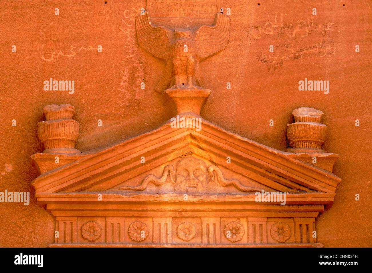 Saudi-Arabien, Region Al Madinah, Alula oder Al Ula, Nabateische Grabstätte in Hegra (Madain Saleh), Grab von Jabal AlBanat Stockfoto
