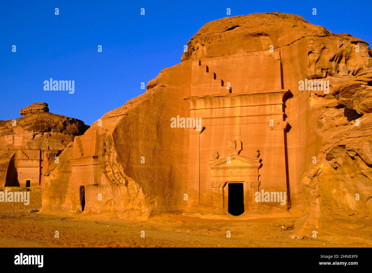 Saudi-Arabien, Region Al Madinah, Alula oder Al Ula, Nabateische Grabstätte in Hegra (Madain Saleh), Grabstätte Jabal AlKhuraymat Stockfoto