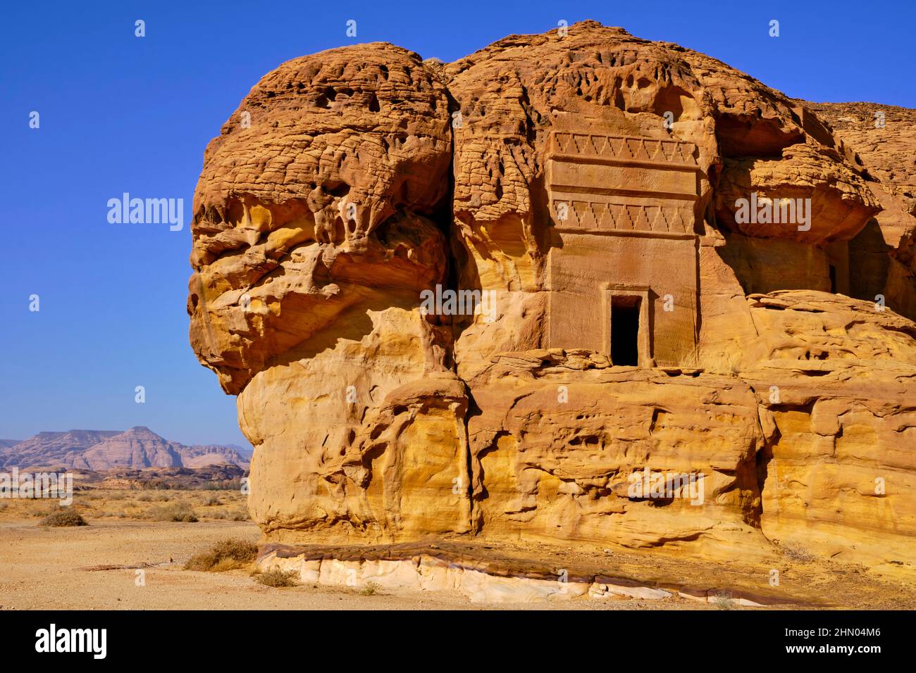 Saudi-Arabien, Region Al Madinah, Alula oder Al Ula, Nabateische Grabstätte in Hegra (Madain Saleh), Grab von Jabal AlAhmar Stockfoto