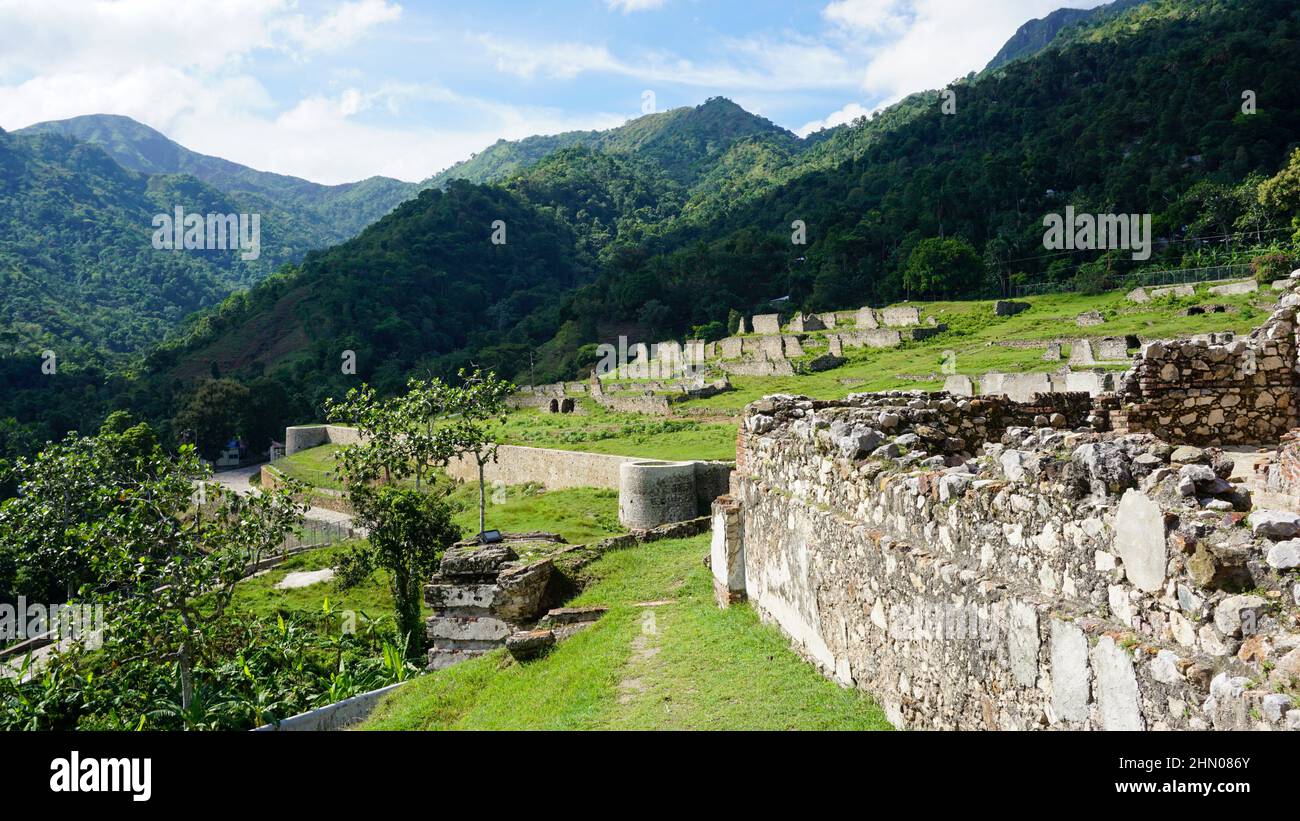 Gärten von Sans Souci Palace, in Haiti, Insel, Karibik, Amerika. Eine ehemalige königliche Residenz Anfang des 19. Jahrhunderts, heute UNESCO-Weltkulturerbe. Stockfoto