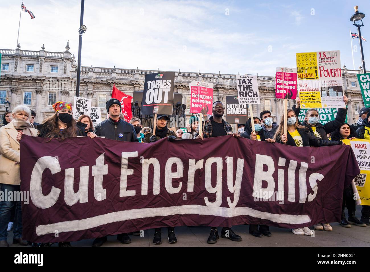 Cut Energy Bill Banner gegen den Protest gegen die steigenden Lebenshaltungskosten, Whitehall, London, Großbritannien 12/02/2022 Stockfoto