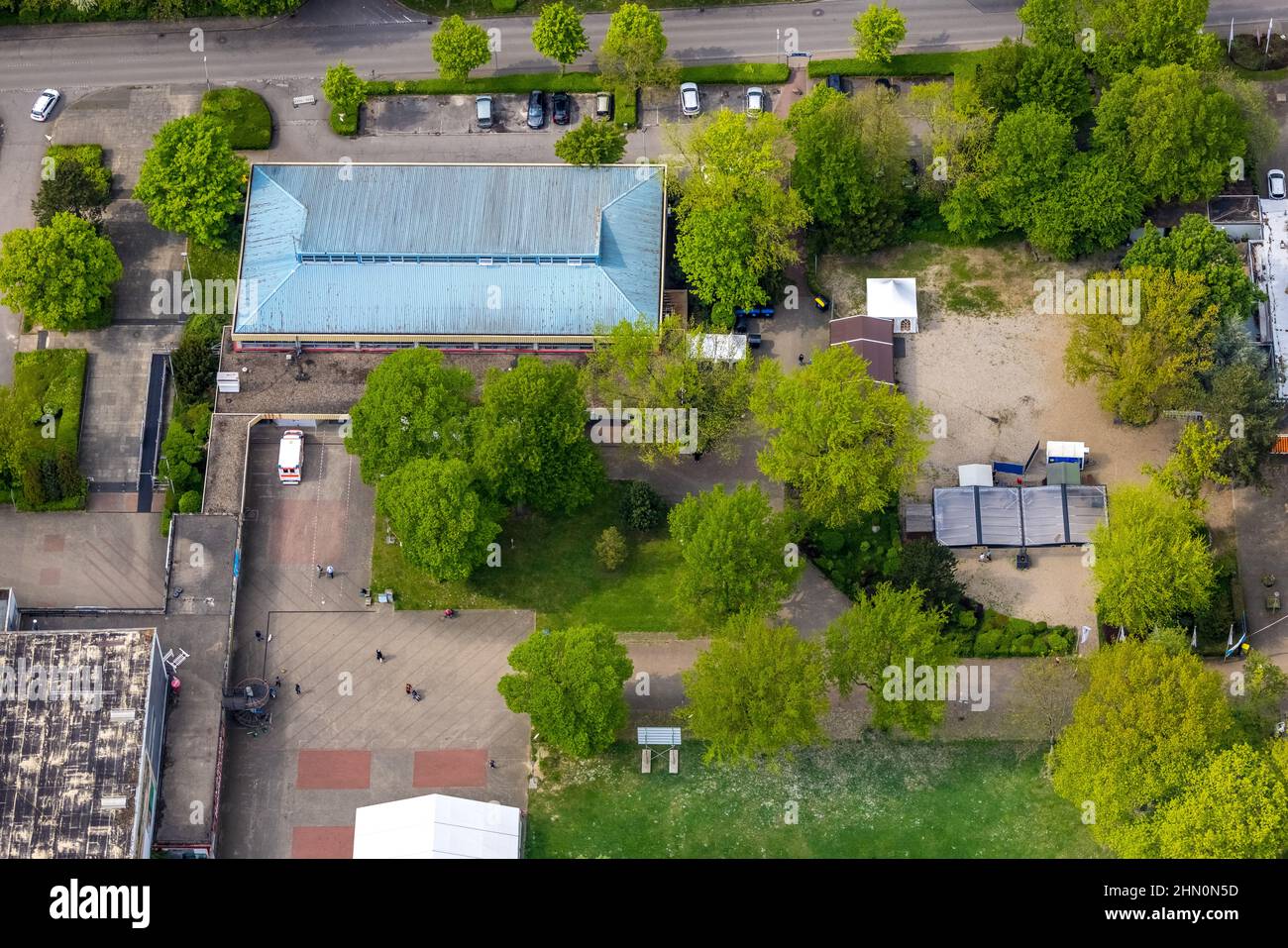 Luftaufnahme, aktuelles Impfzentrum in der Sporthalle am Revierpark Gysenberg, Börnig, Herne, Ruhrgebiet, Nordrhein-Westfalen, Deutschland, Corona Stockfoto