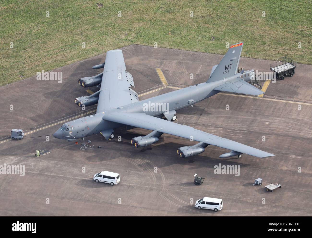 Luftaufnahme der USAF Boeing B-52 kurz nach der Ankunft von 4 Bombern auf der RAF Fairford in der Nähe von Cirencester in Großbritannien, während die Spannung in der Ukraine steigt. Stockfoto