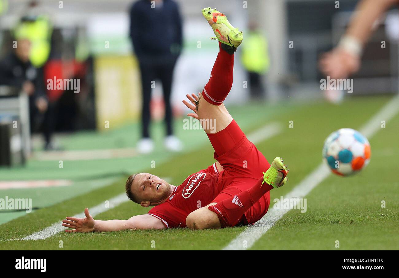 firo: 02/13/2022 Fuvuball, Fußball, 2.Bundesliga, Saison 2021/2022, F95 Fortuna Dvºsseldorf, Düsseldorf - FC Schalke 04 Rouwen Hennings, ganze Figur, auf, Boden Stockfoto