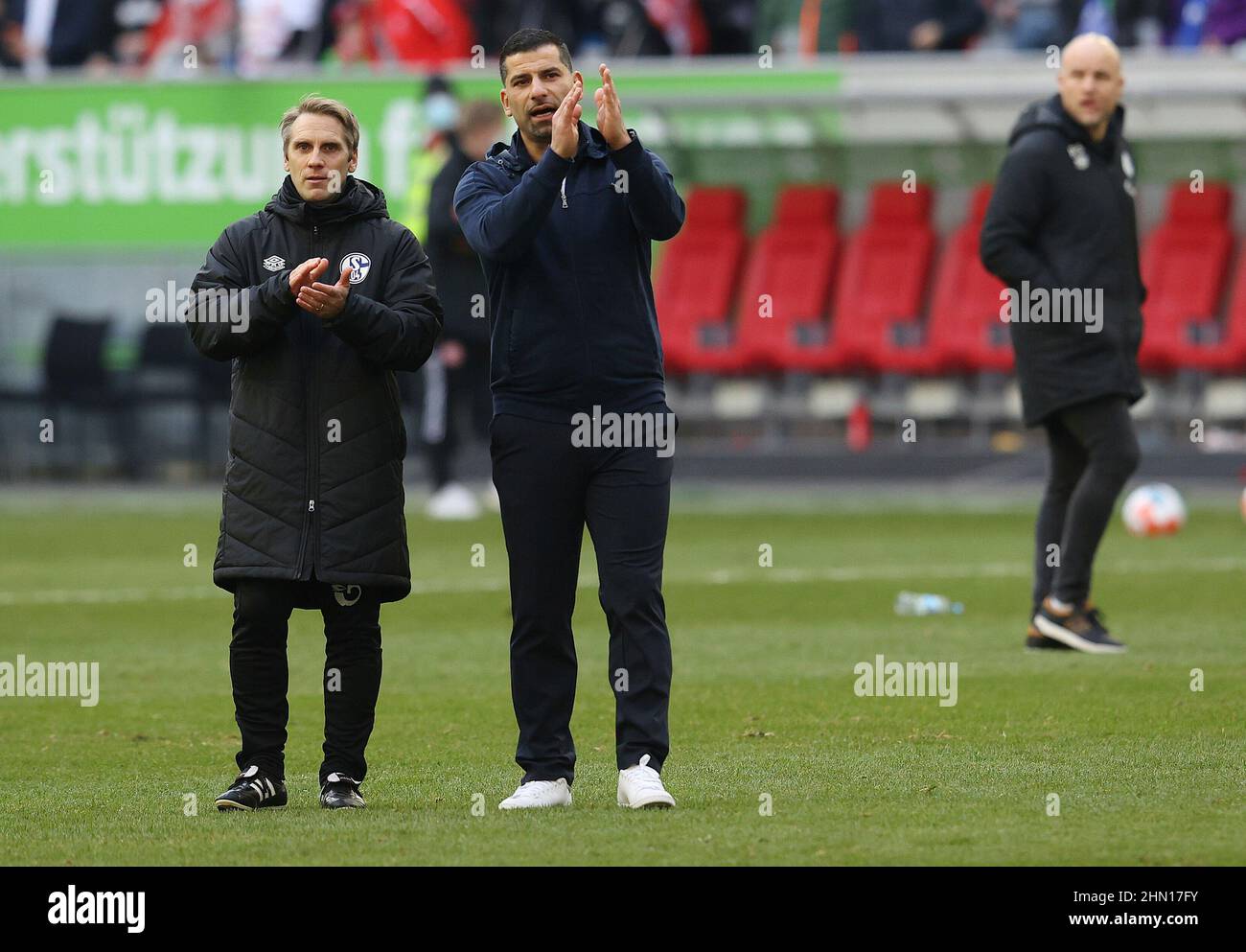 firo: 02/13/2022 Fuvuball, Fußball, 2.Bundesliga, Saison 2021/2022, F95 Fortuna Dvºsseldorf, Düsseldorf - FC Schalke 04 2:1 Diwithrios Grammozis, ganze Figur, Enttäuschung, enttäuscht, Ausstieg, Mit, und, Sven Piepenbrock Stockfoto