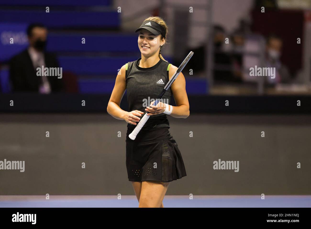 Sankt Petersburg, Russland. 13th. Februar 2022. Anna Kalkinskaya aus Russland gesehen während der St. Petersburg Ladies Trophy 2022 Tennisturnier gegen Alisja Rosolska aus Polen und Erin Routliffe aus Neuseeland. Endergebnis; Alicja Rosolska/Erin Routliffe 1:2 Anna Kalkinskaya/Catherine McNally. Kredit: SOPA Images Limited/Alamy Live Nachrichten Stockfoto