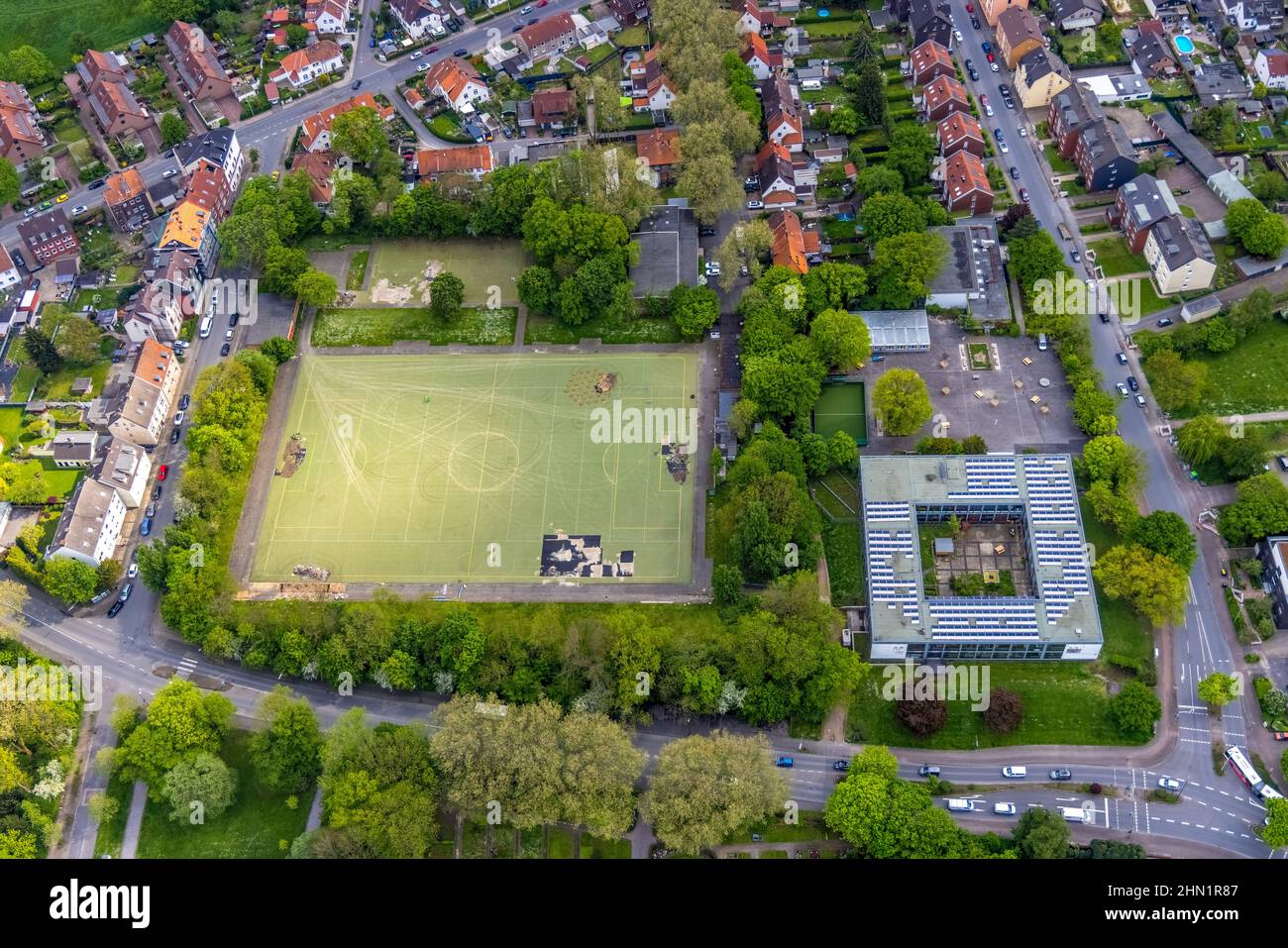 Luftaufnahme, Hans-Tilkowski-Schule und Sportplatz, Eickel, Herne, Ruhrgebiet, Nordrhein-Westfalen, Deutschland, Bildung, Bildungseinrichtung, DE Stockfoto