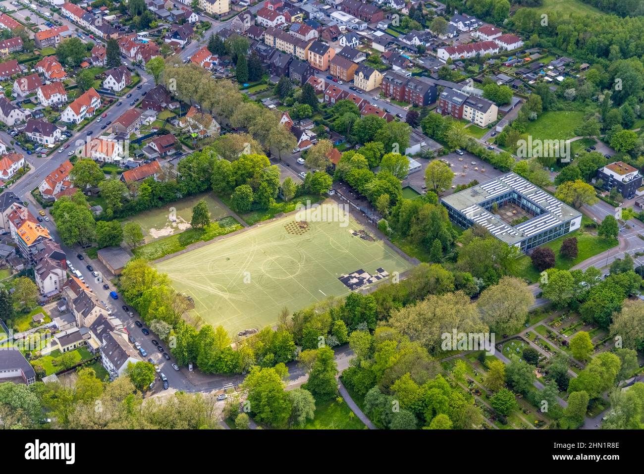Luftaufnahme, Hans-Tilkowski-Schule und Sportplatz, Eickel, Herne, Ruhrgebiet, Nordrhein-Westfalen, Deutschland, Bildung, Bildungseinrichtung, DE Stockfoto