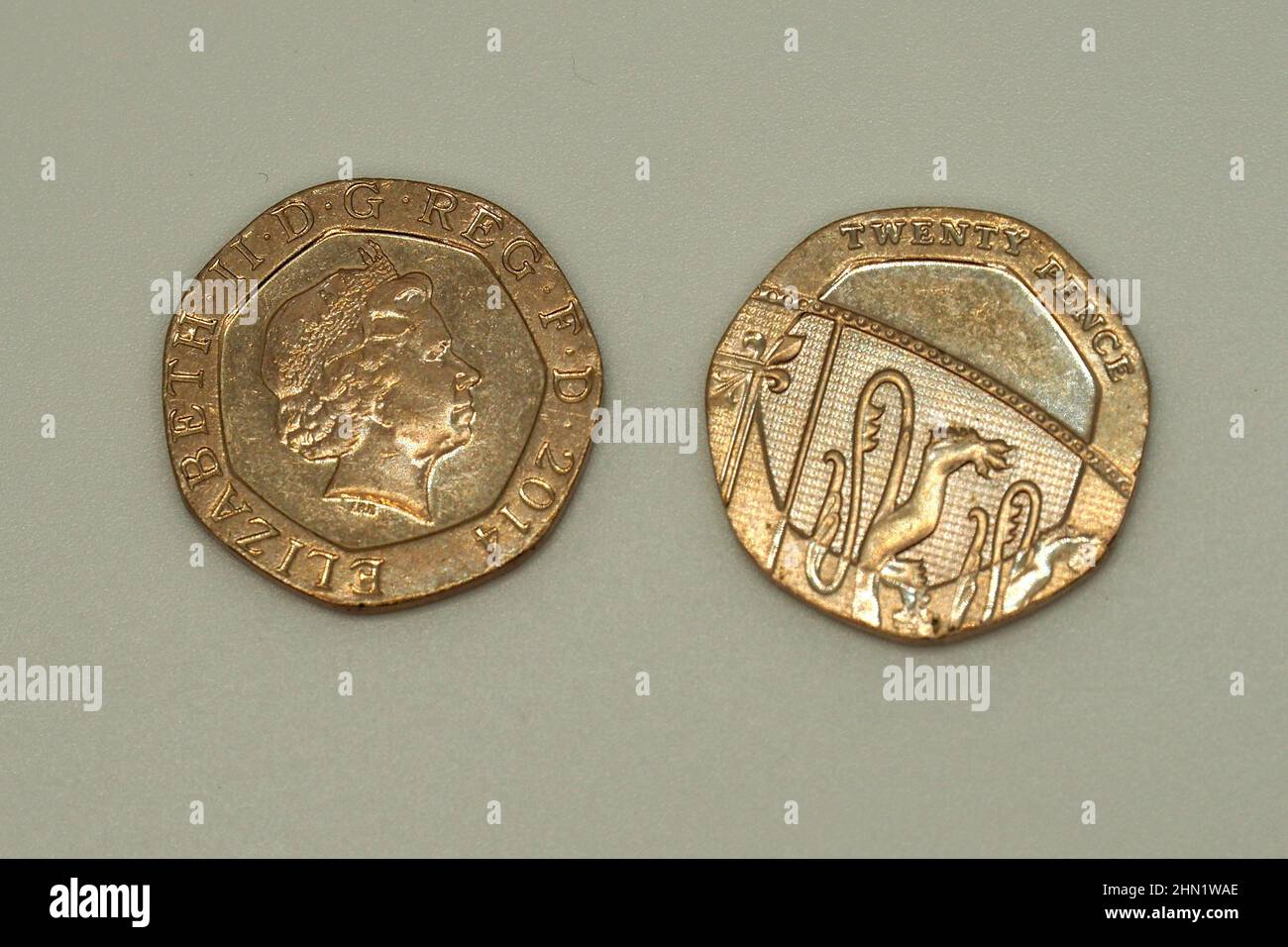 Zwanzig (20) Pence-Münzen, Pfund Sterling (GBP), Vereinigtes Königreich, England, Europa Stockfoto