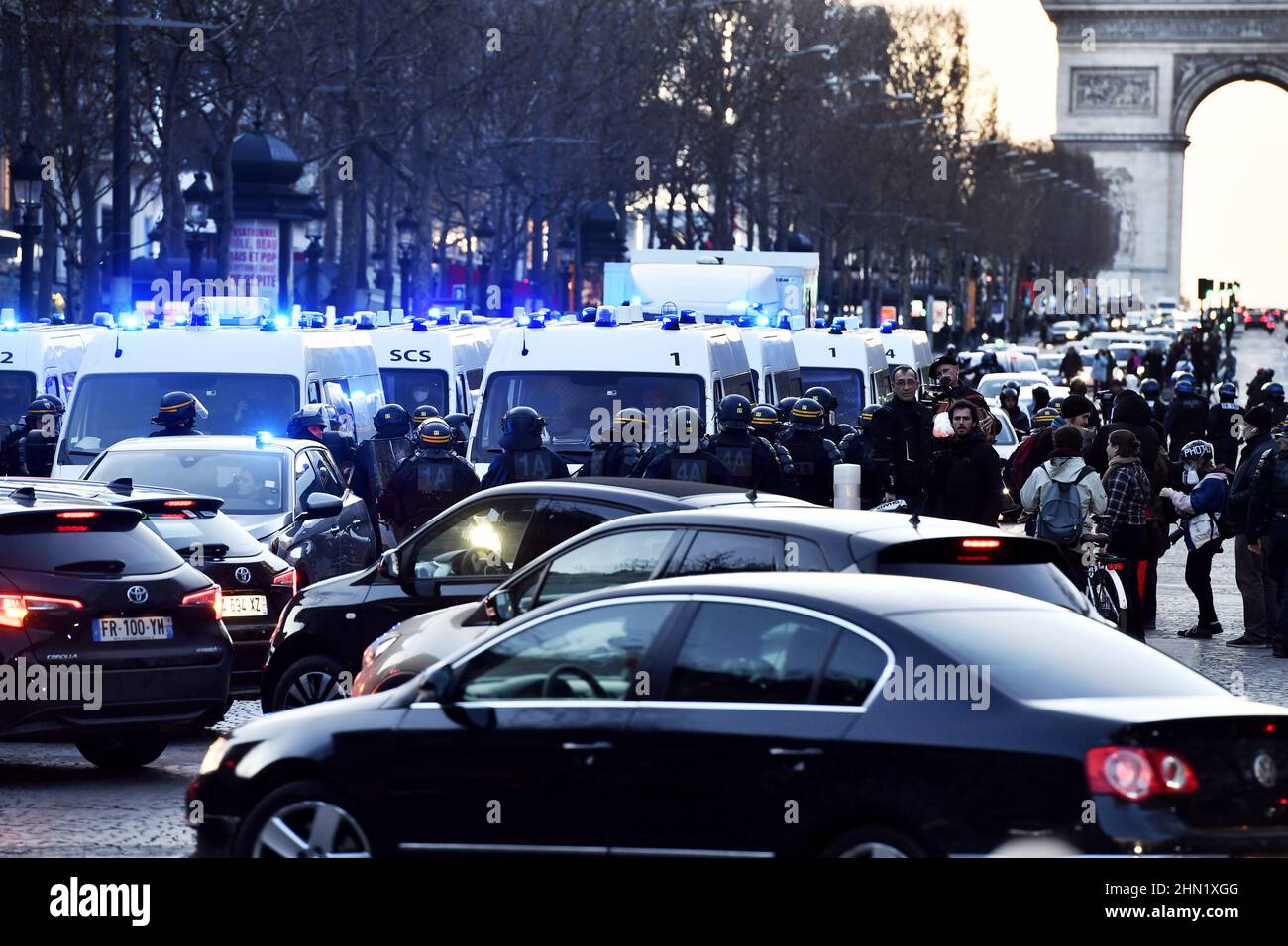 „Convoi de la Liberté“-Protest - Champs-Elysées - Paris - Frankreich Stockfoto
