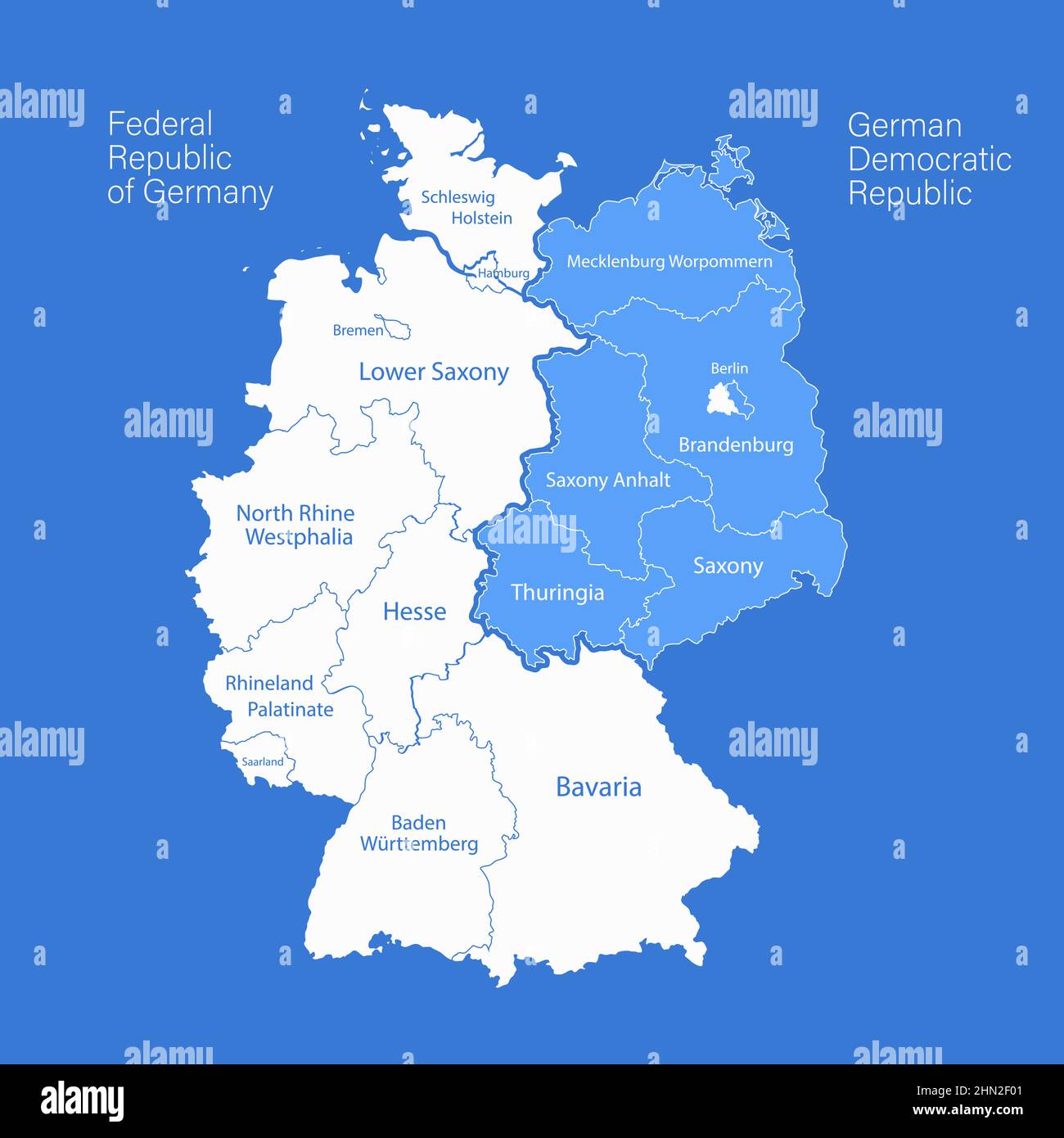 Deutschland-Karte auf West-und Ost-Karte geteilt, Verwaltungseinheiten mit Namen Regionen, blauer Hintergrund Vektor Stock Vektor