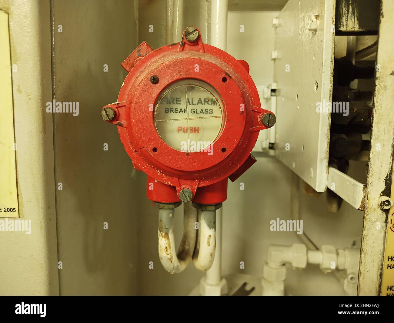 Notrufstelle Feueralarm Syatem in einem Schiff, Feueralarmierungssystem in Schiff, Kreuzschiff, Passagierschiff Sicherheitssystem, Brandschutz., Feueralarm Stockfoto