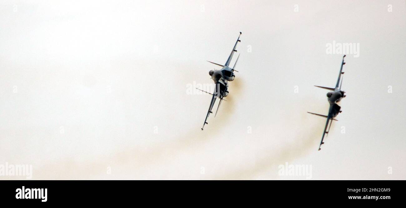 Ukrainische Luftstreitkräfte, Suchoi Su-27 Flanker, militärische Kampfflugzeuge, die auf dem Luftwaffenstützpunkt Mirgorod in der Ukraine landen, Geist von Kiew Stockfoto