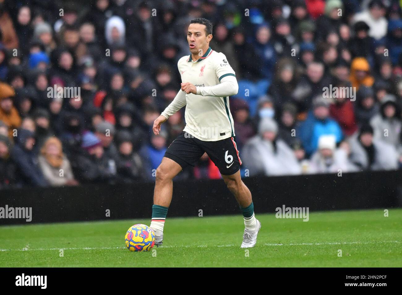 Burnley, Großbritannien. 13th. Februar 2022. Liverpools Thiago während des Spiels der Premier League in Turf Moor, Burnley, Großbritannien. Bilddatum: Sonntag, 13. Februar 2022. Bildnachweis sollte lauten: Anthony Devlin Kredit: Anthony Devlin/Alamy Live News Stockfoto