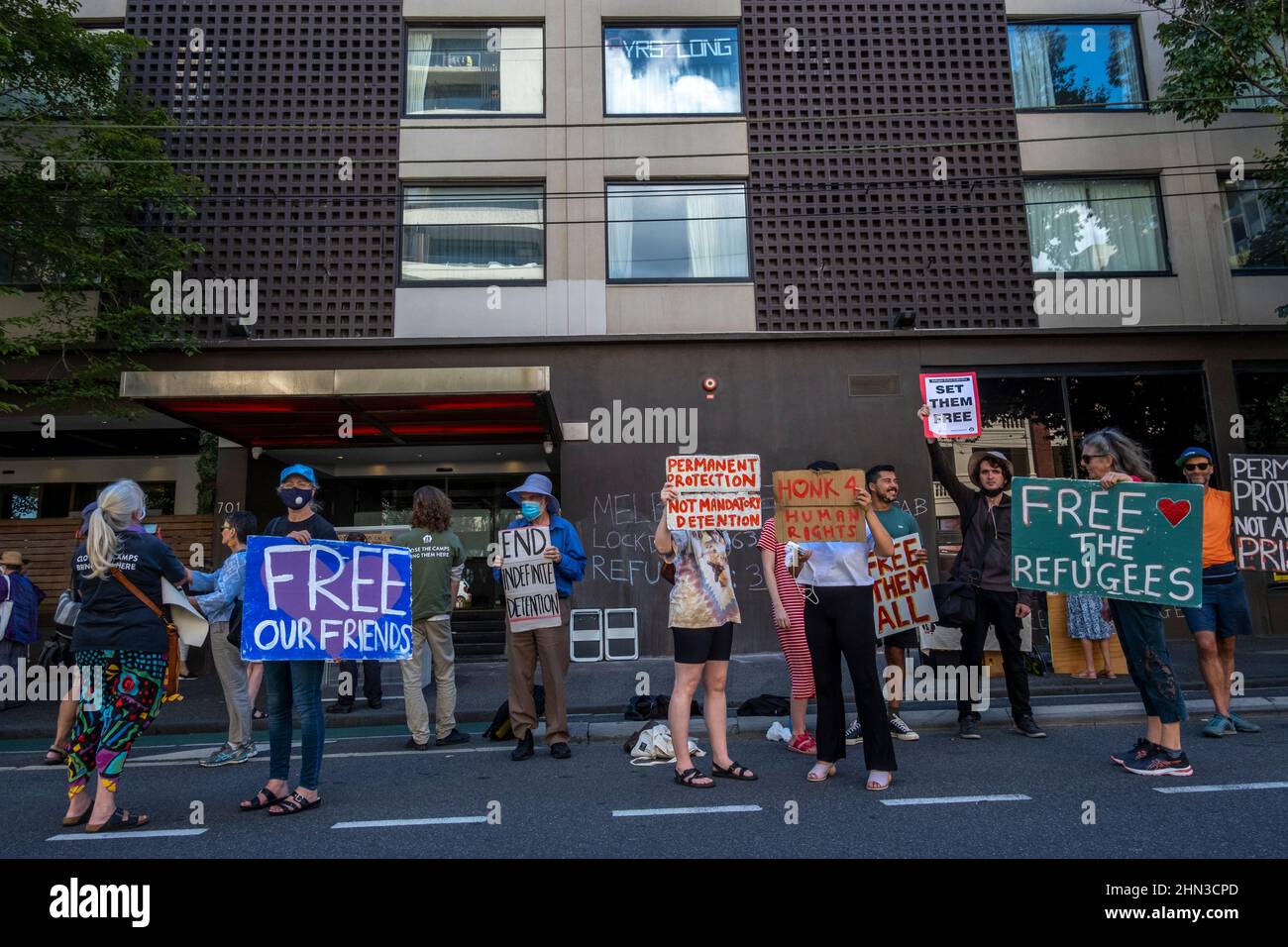 Befürworter demonstrieren für die Freilassung von Flüchtlingen vor dem Immigrationszentrum des Park Hotels. Carlton, Melbourne, Victoria, Australien Stockfoto