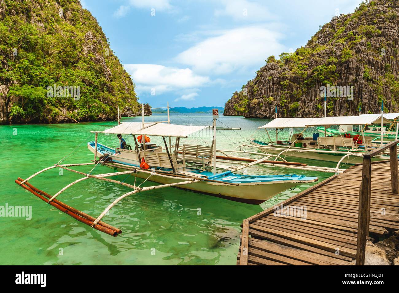 Bootsanlegestelle am Kayangan Lake, Coron Island, Palawan, Philippinen Stockfoto